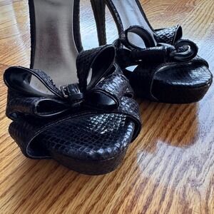 VTG Y2K Guess Black Snake Skin Stiletto Heels Platform Bow Ankle Strap Women 6.5
